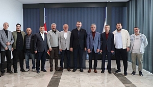 Güngören Rizeliler Derneği  Başkan Dr. Bünyamin Demir'i makamında ziyaret etti